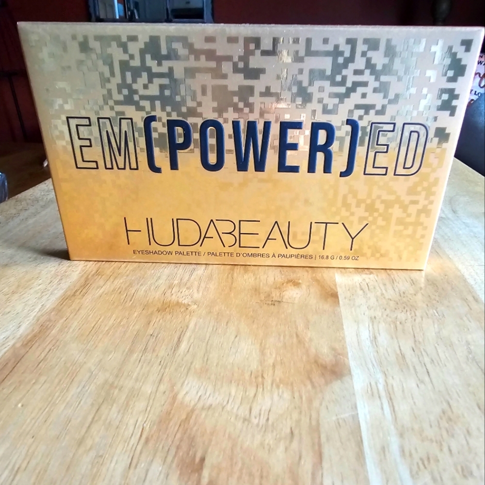 Hudabeauty eyeshadow palette ombres